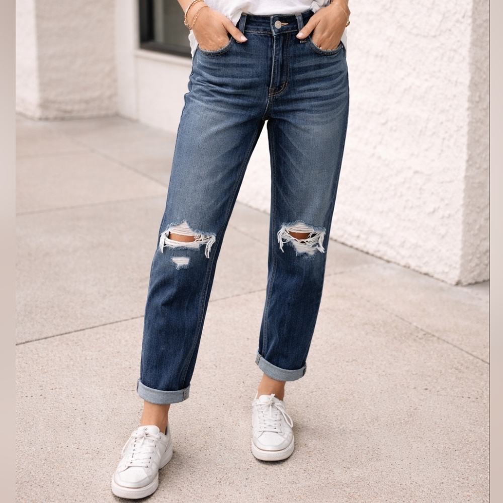 American Eagle Tom Girl Ripped  Distressed Jeans Sz 2